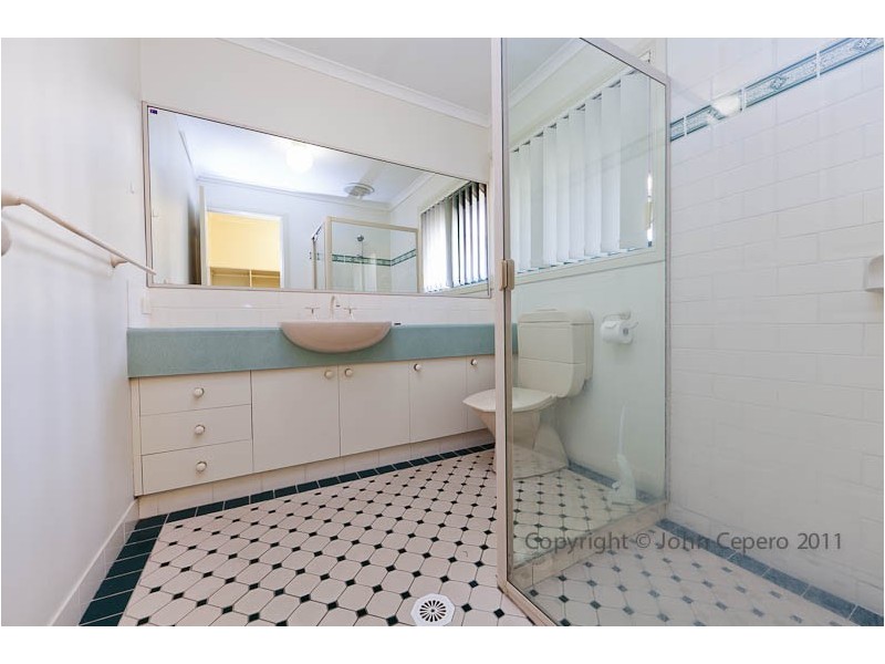 25 Tristan Court, Benowa QLD 4217