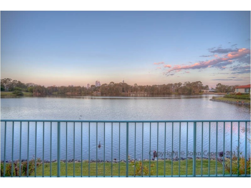 25 Tristan Court, Benowa QLD 4217