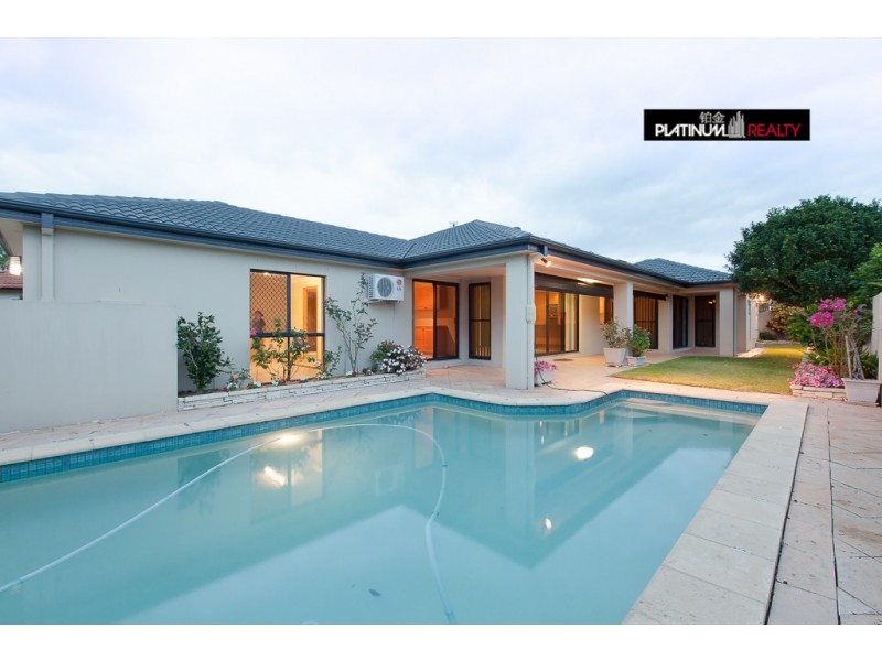 23 Martingale Street, Clear Island Waters QLD 4226