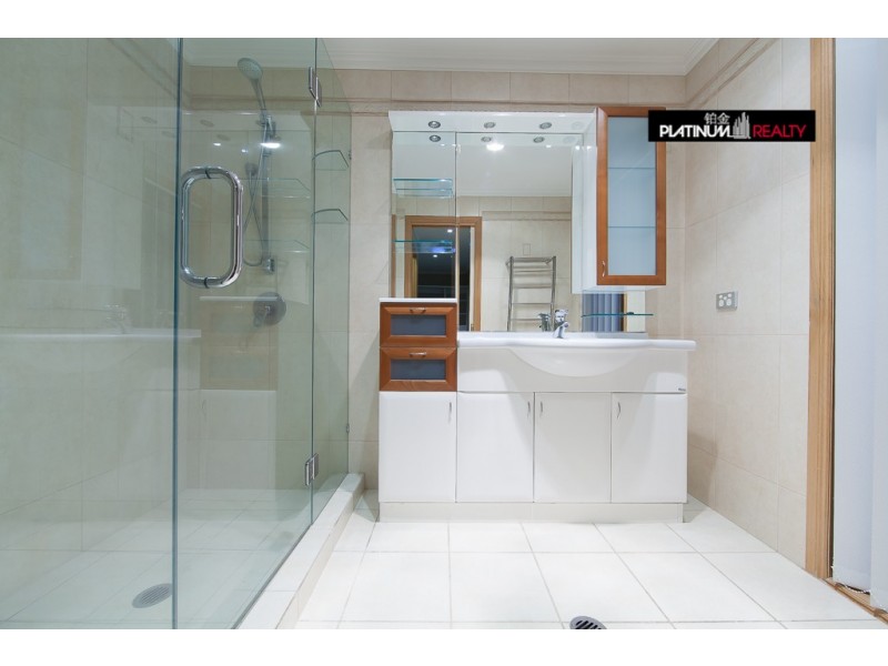 23 Martingale Street, Clear Island Waters QLD 4226