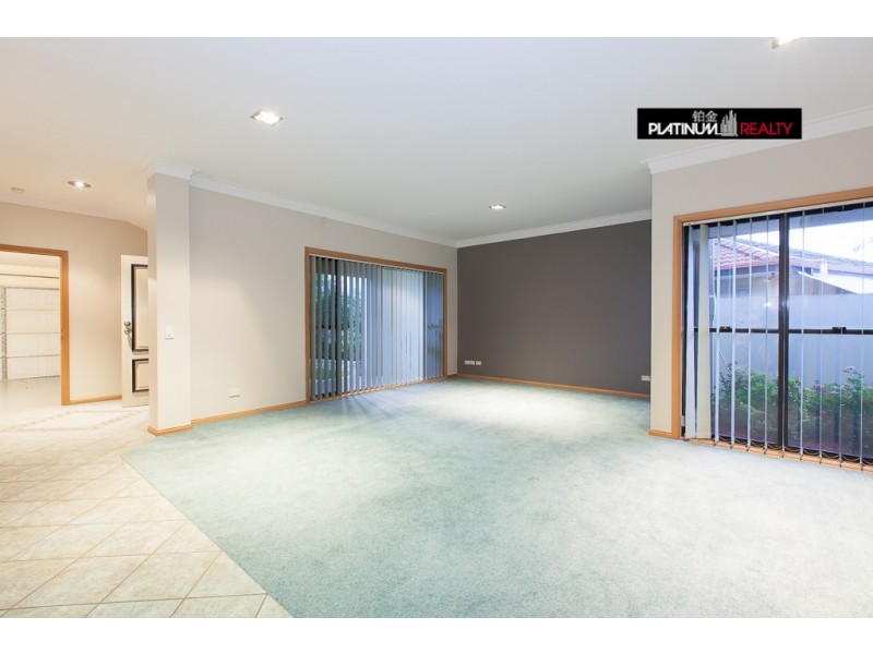 23 Martingale Street, Clear Island Waters QLD 4226