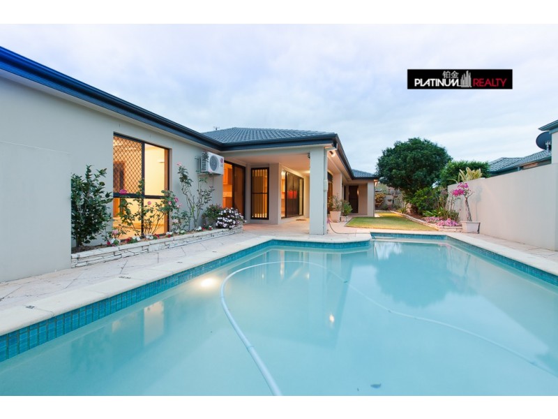 23 Martingale Street, Clear Island Waters QLD 4226