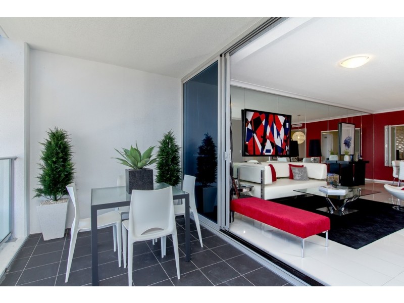 Cnr Imperial parade, Labrador QLD 4215