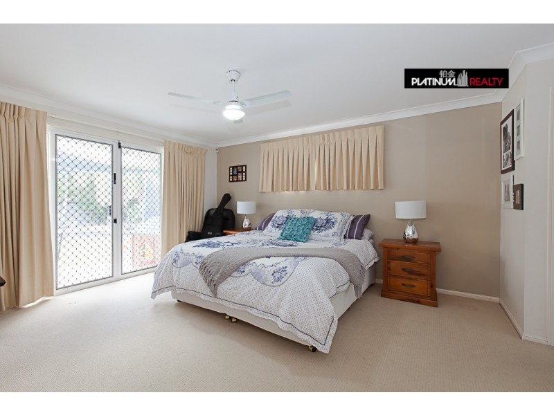 8 Banff Court, Robina QLD 4226