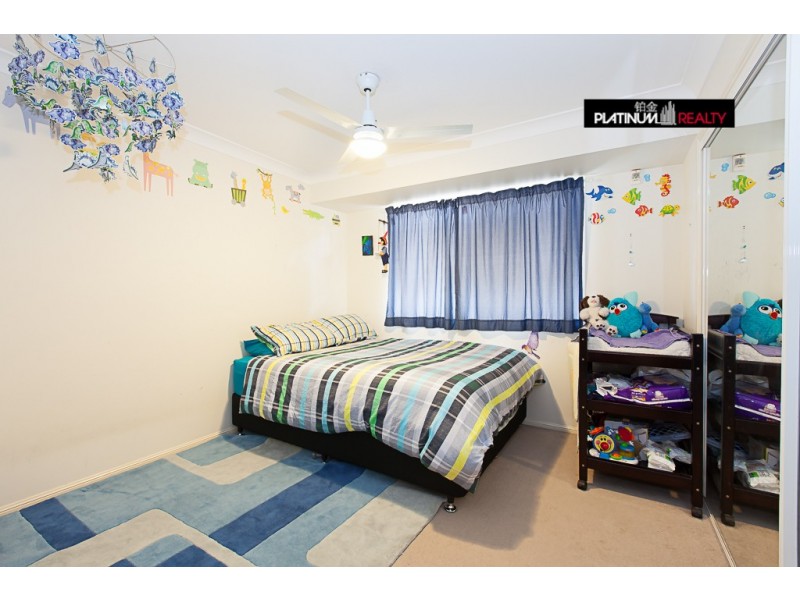 8 Banff Court, Robina QLD 4226
