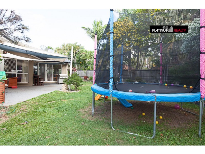 8 Banff Court, Robina QLD 4226