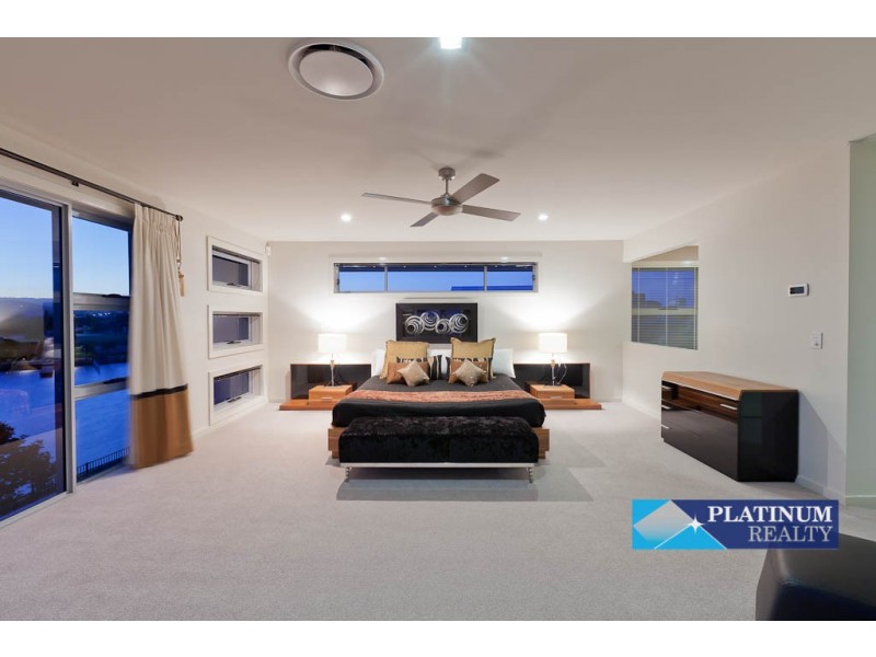 5072 Emerald Island Drive, Carrara QLD 4211