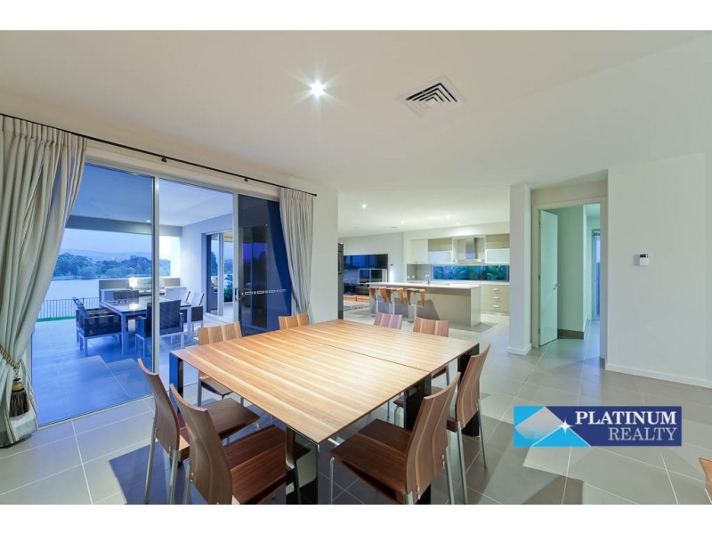 5072 Emerald Island Drive, Carrara QLD 4211