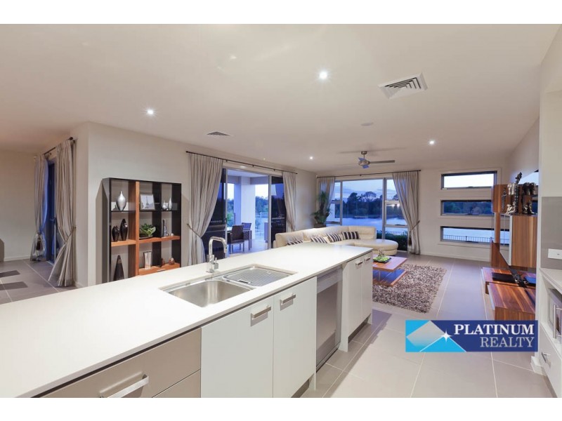 5072 Emerald Island Drive, Carrara QLD 4211