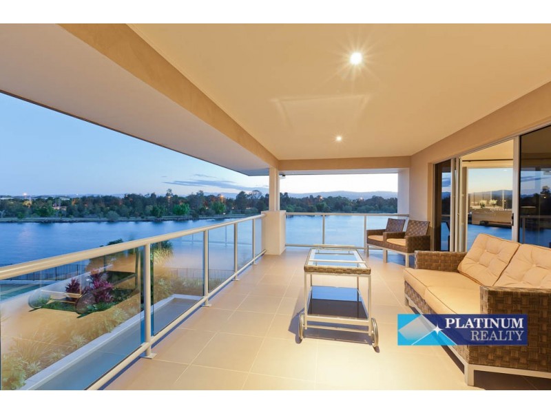 5072 Emerald Island Drive, Carrara QLD 4211