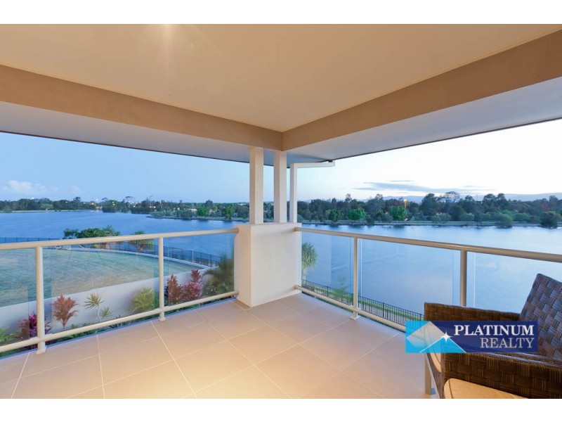 5072 Emerald Island Drive, Carrara QLD 4211