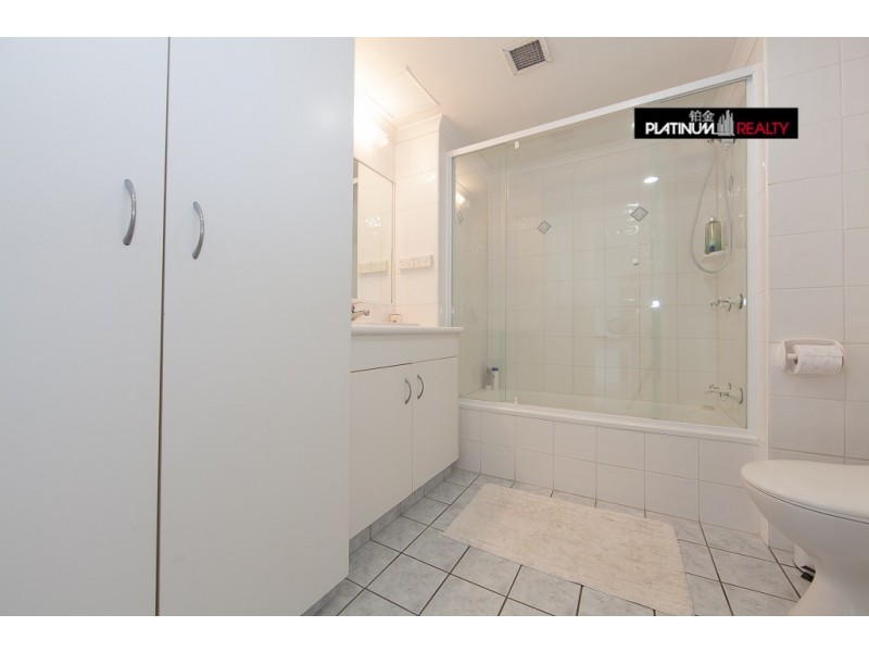 @19 Aubrey Street, Surfers Paradise QLD 4217