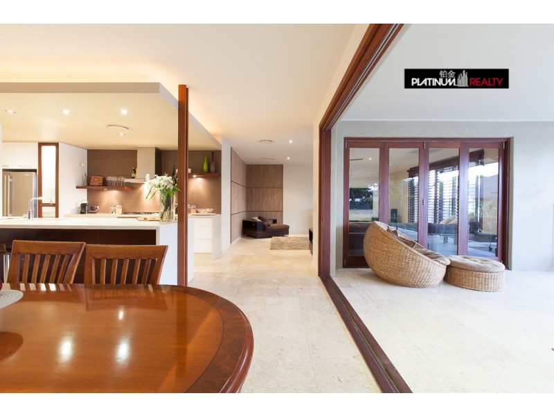 Broadbeach Waters QLD 4218