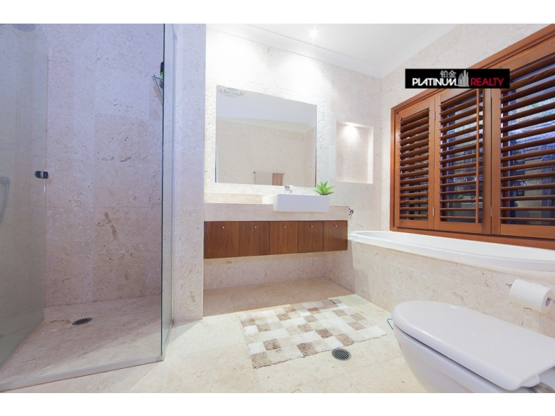 Broadbeach Waters QLD 4218