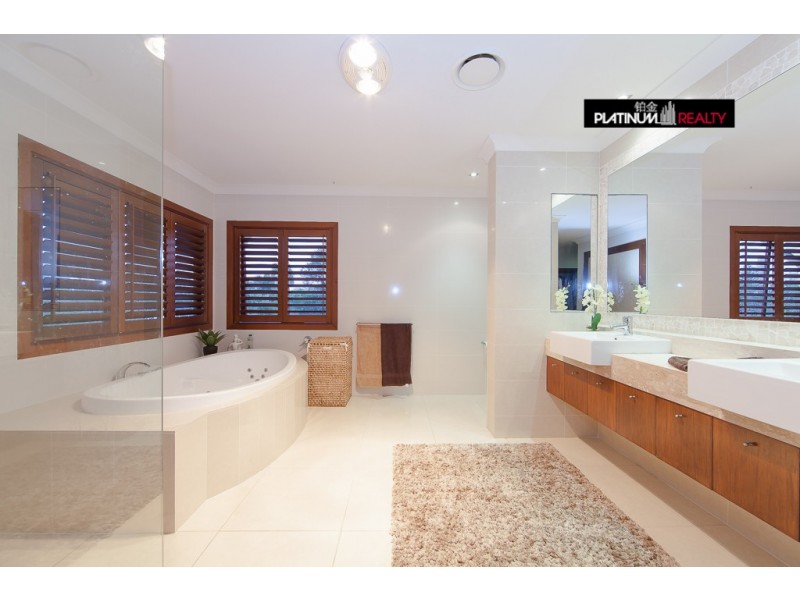 Broadbeach Waters QLD 4218