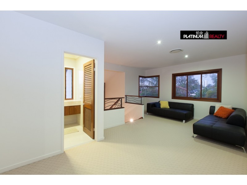 Broadbeach Waters QLD 4218