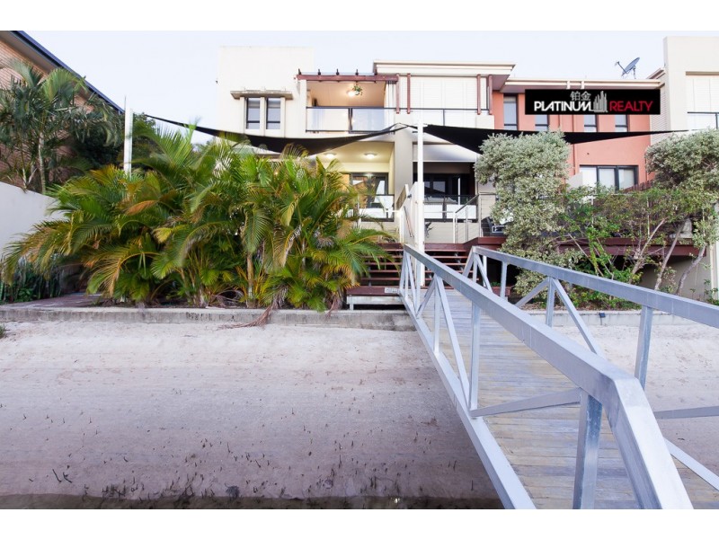 Broadbeach Waters QLD 4218