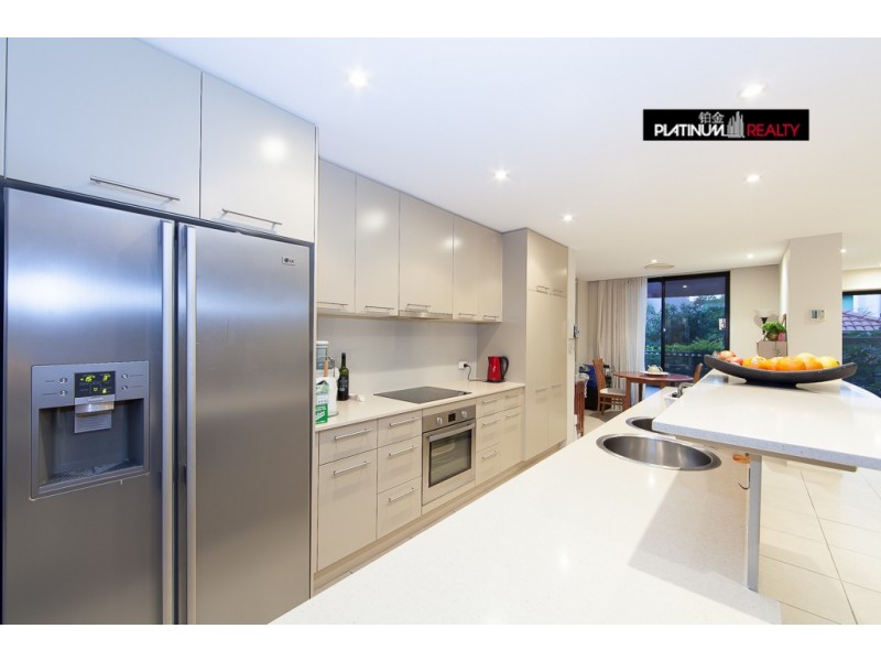 Broadbeach Waters QLD 4218