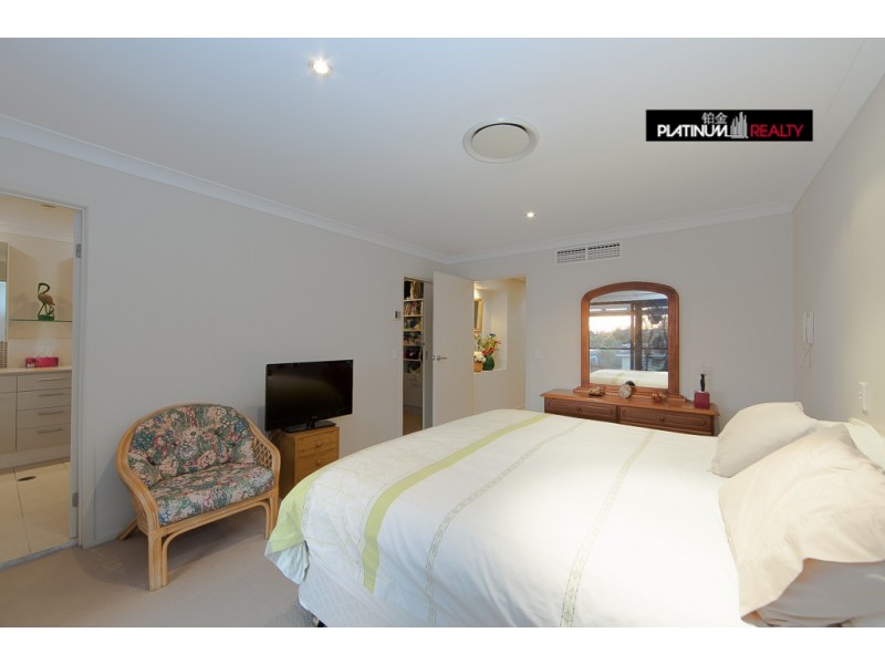 Broadbeach Waters QLD 4218