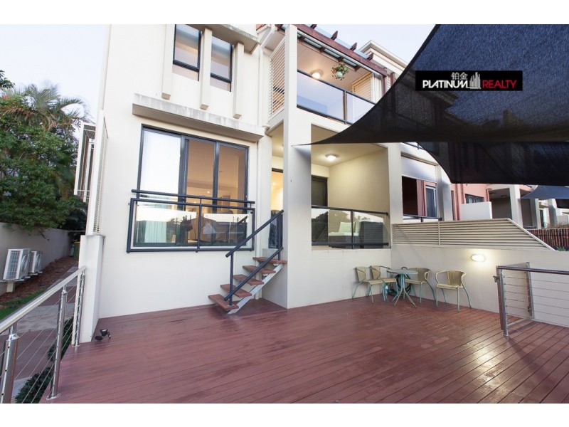 Broadbeach Waters QLD 4218