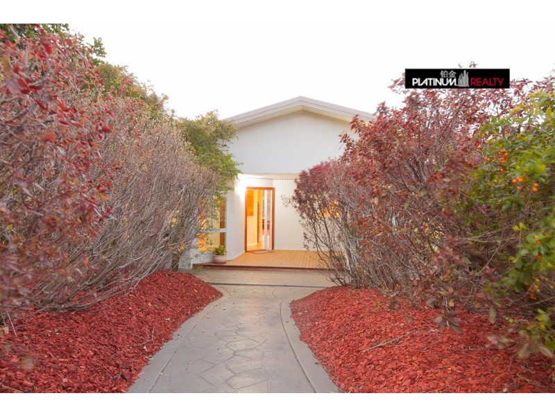 36 Lucy Drive, Edens Landing QLD 4207