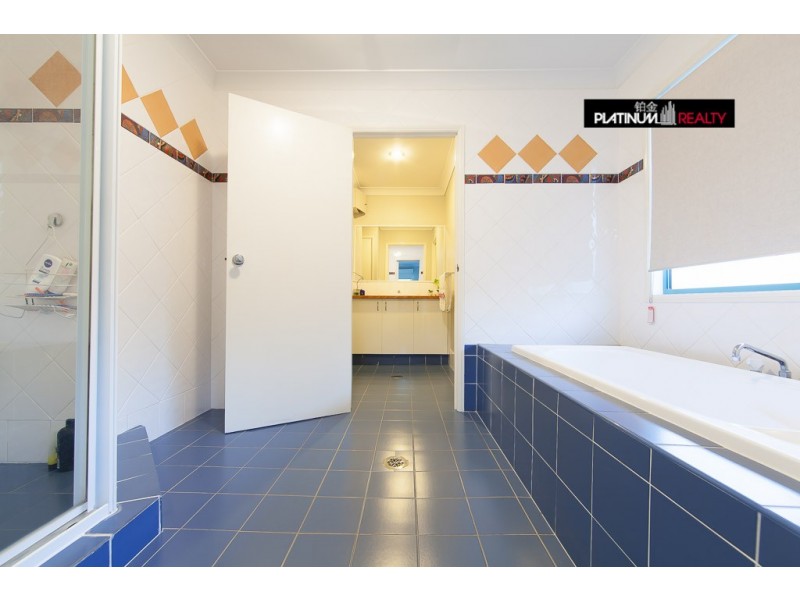 36 Lucy Drive, Edens Landing QLD 4207