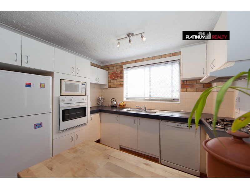 8/55 Duet Drive, Mermaid Waters QLD 4218