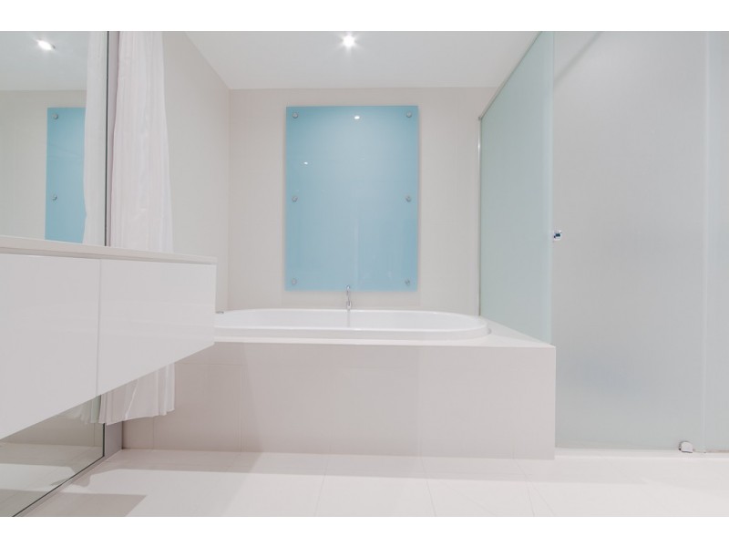 @9 Hamiltom Avenue, Surfers Paradise QLD 4217