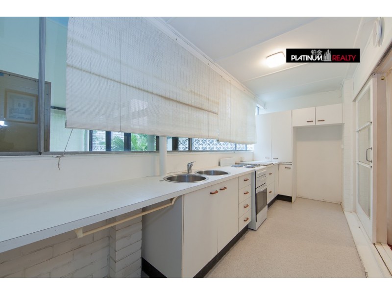 2/35 Tarcoola Crescent, Chevron Island QLD 4217