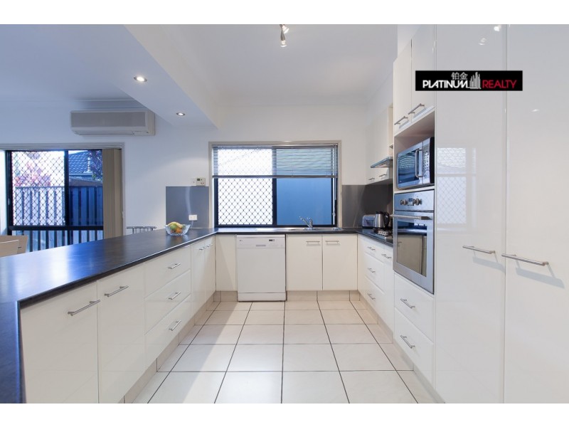 39 North Shore Avenue, Varsity Lakes QLD 4227