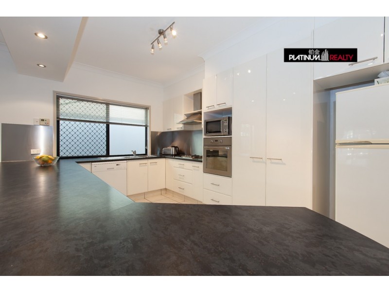 39 North Shore Avenue, Varsity Lakes QLD 4227