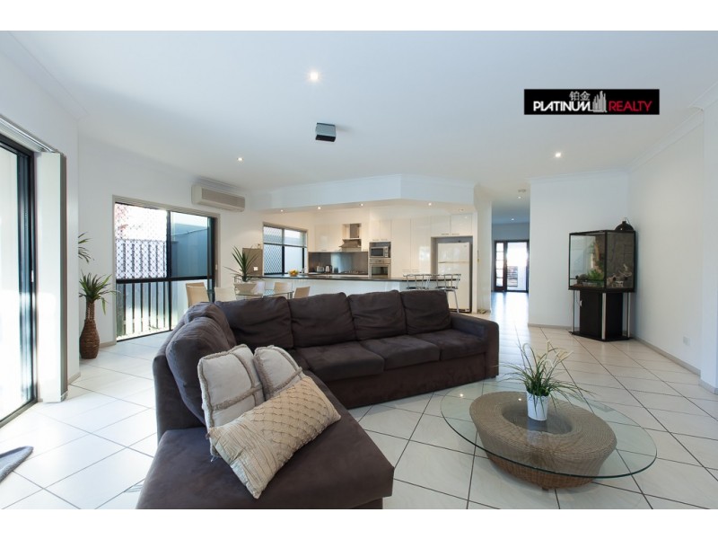 39 North Shore Avenue, Varsity Lakes QLD 4227