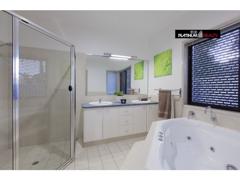 39 North Shore Avenue, Varsity Lakes QLD 4227