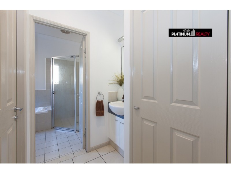 39 North Shore Avenue, Varsity Lakes QLD 4227