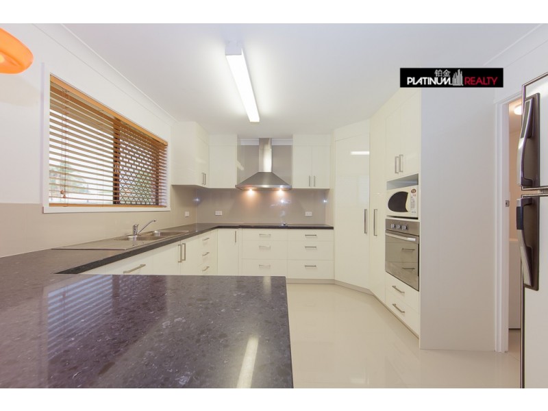 146 Rio Vista Boulevard, Broadbeach Waters QLD 4218