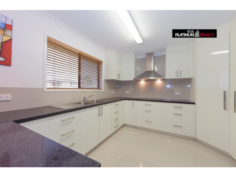 146 Rio Vista Boulevard, Broadbeach Waters QLD 4218