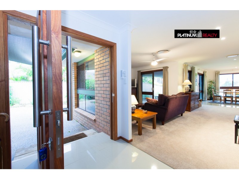 146 Rio Vista Boulevard, Broadbeach Waters QLD 4218