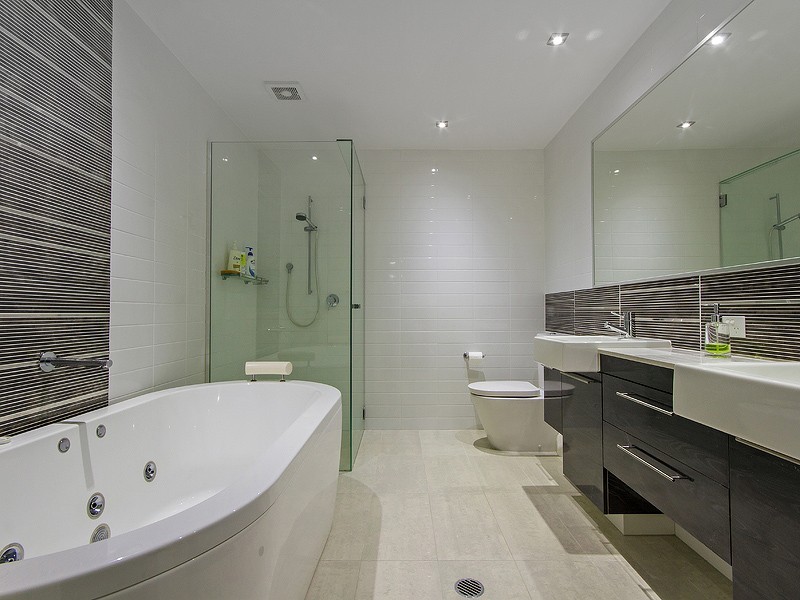 Robina QLD 4226