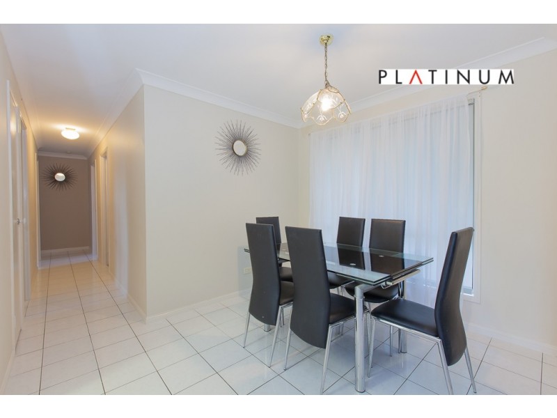 141 Mildura Drive, Helensvale QLD 4212