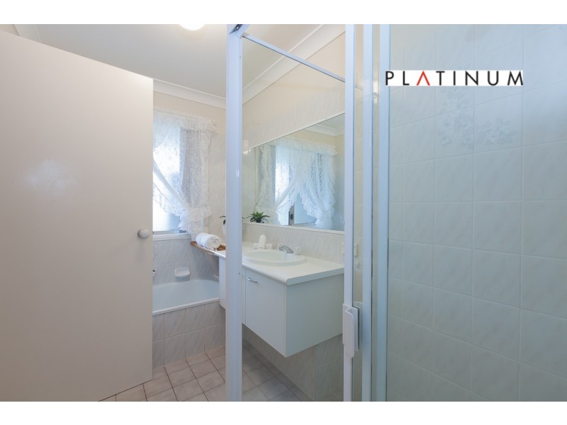 141 Mildura Drive, Helensvale QLD 4212