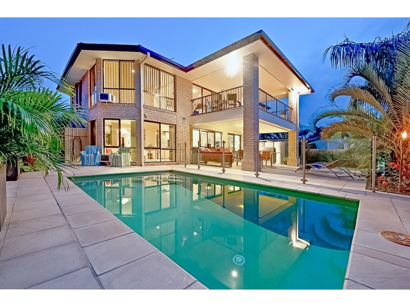 34 Bermuda Street, Broadbeach Waters QLD 4218