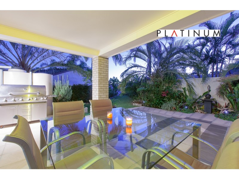 34 Bermuda Street, Broadbeach Waters QLD 4218