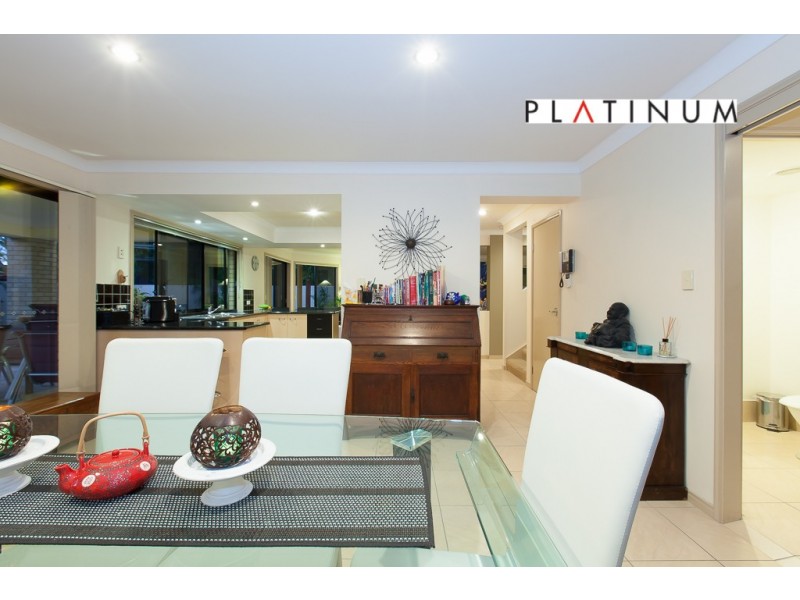 34 Bermuda Street, Broadbeach Waters QLD 4218
