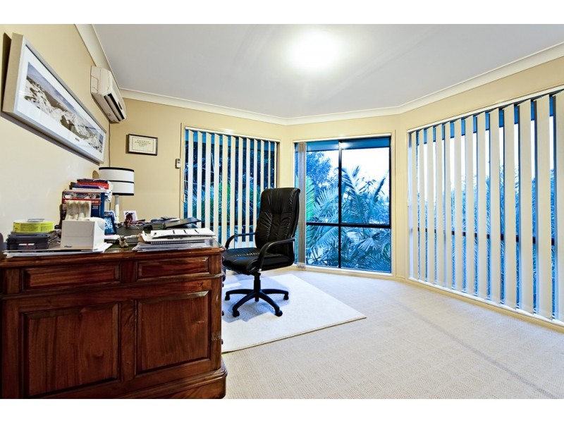 34 Bermuda Street, Broadbeach Waters QLD 4218