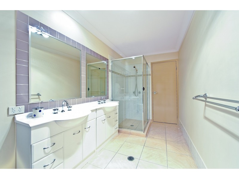 34 Bermuda Street, Broadbeach Waters QLD 4218