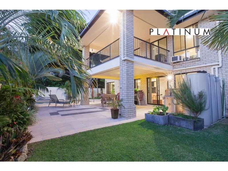 34 Bermuda Street, Broadbeach Waters QLD 4218