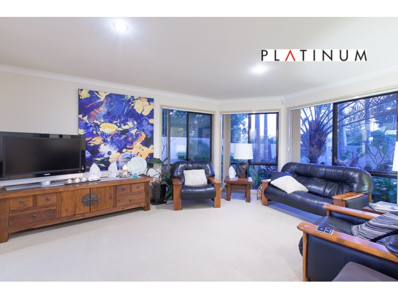 34 Bermuda Street, Broadbeach Waters QLD 4218
