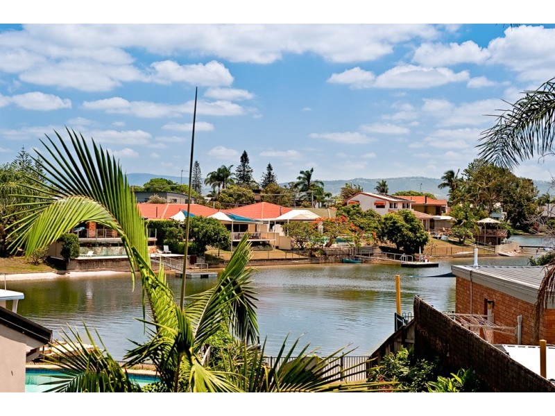 34 Bermuda Street, Broadbeach Waters QLD 4218