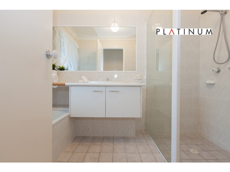 141 Mildura Drive, Helensvale QLD 4212
