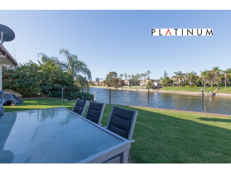 10 Australis Court, Mermaid Waters QLD 4218